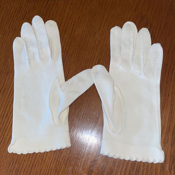 Vtg mid Century cream colored cotton gloves with bead & embroidered design - Picture 5 of 6
